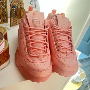 Womens pink fila tennis shoe